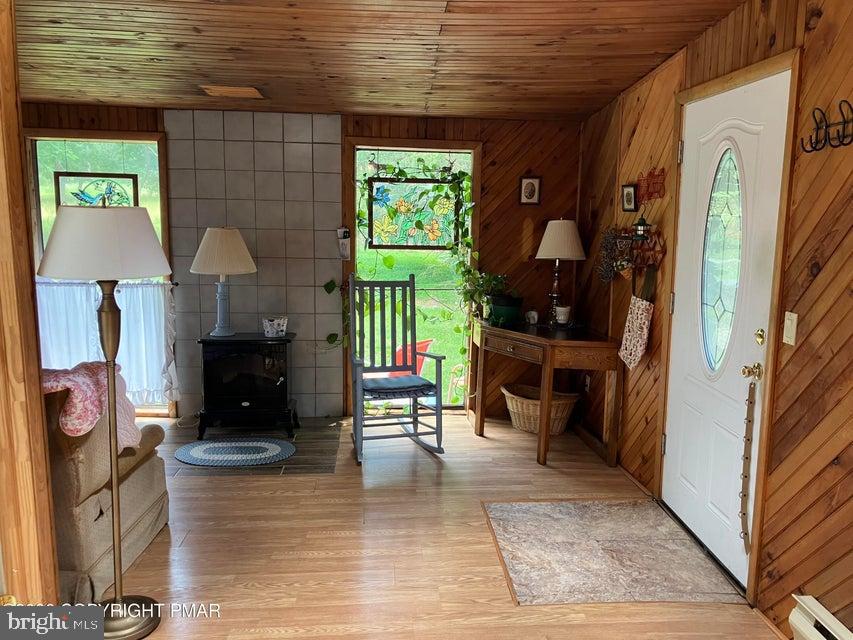 338 Mountain Rd Property Photo 6