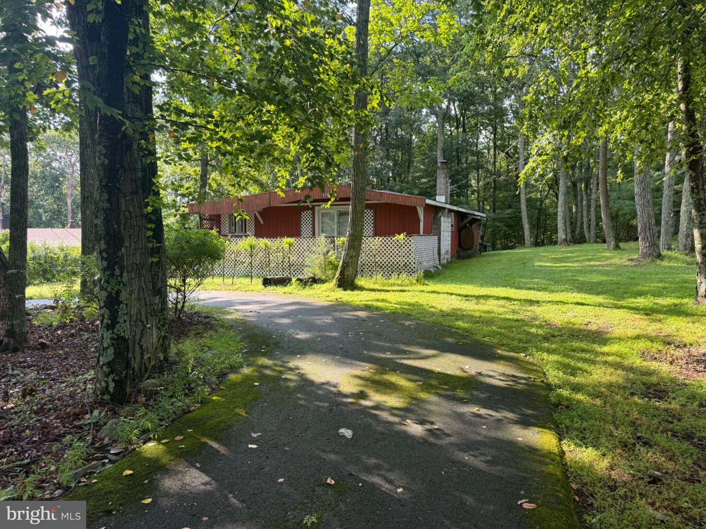 1222 Valley Dr Property Photo 1