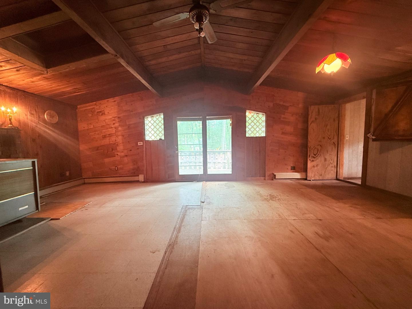 1222 Valley Dr Property Photo 5