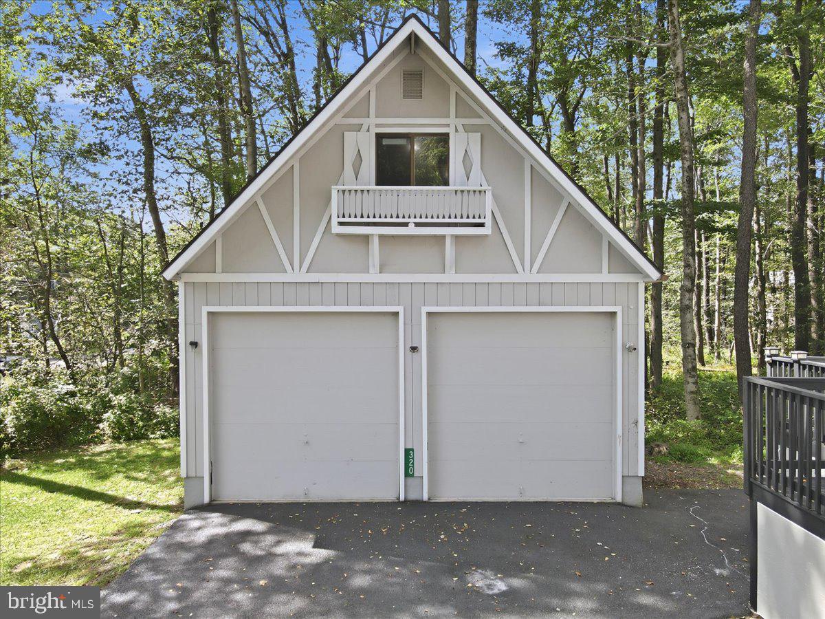 320 Lamont Way Property Photo 3