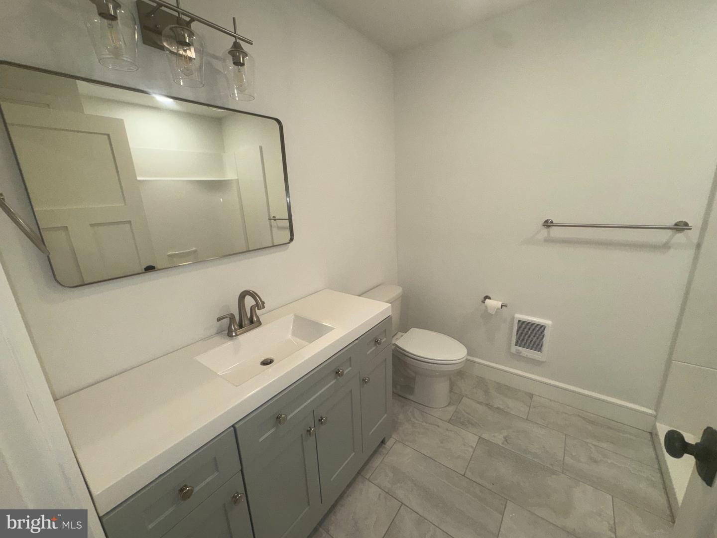 1087 Mount Tom Rd #205 Property Photo 5