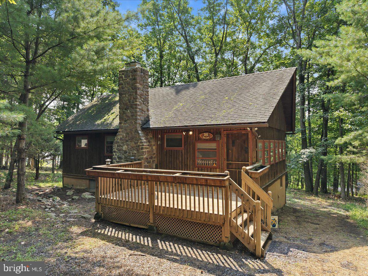 130 Rose Ln Property Photo 1