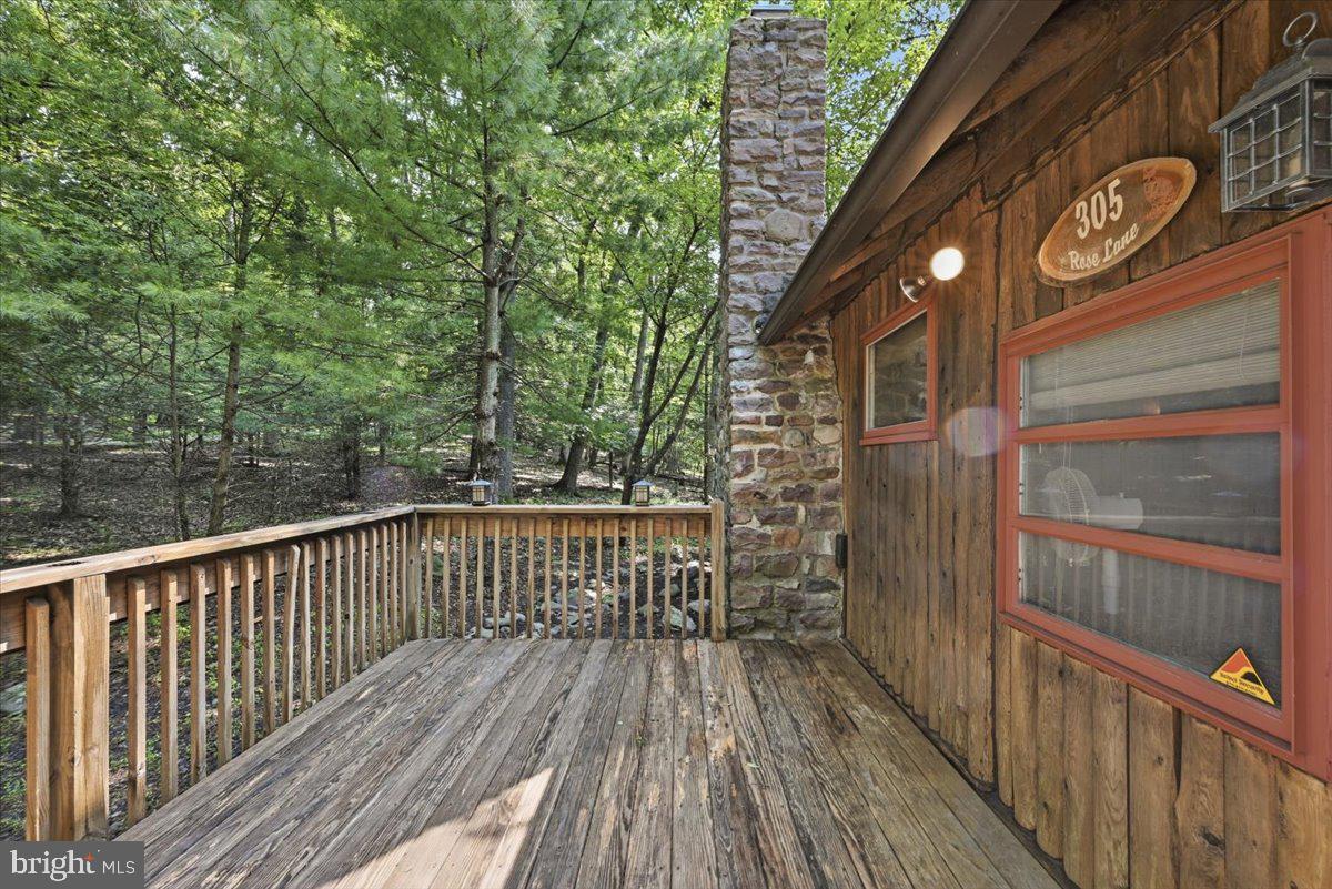 130 Rose Ln Property Photo 2