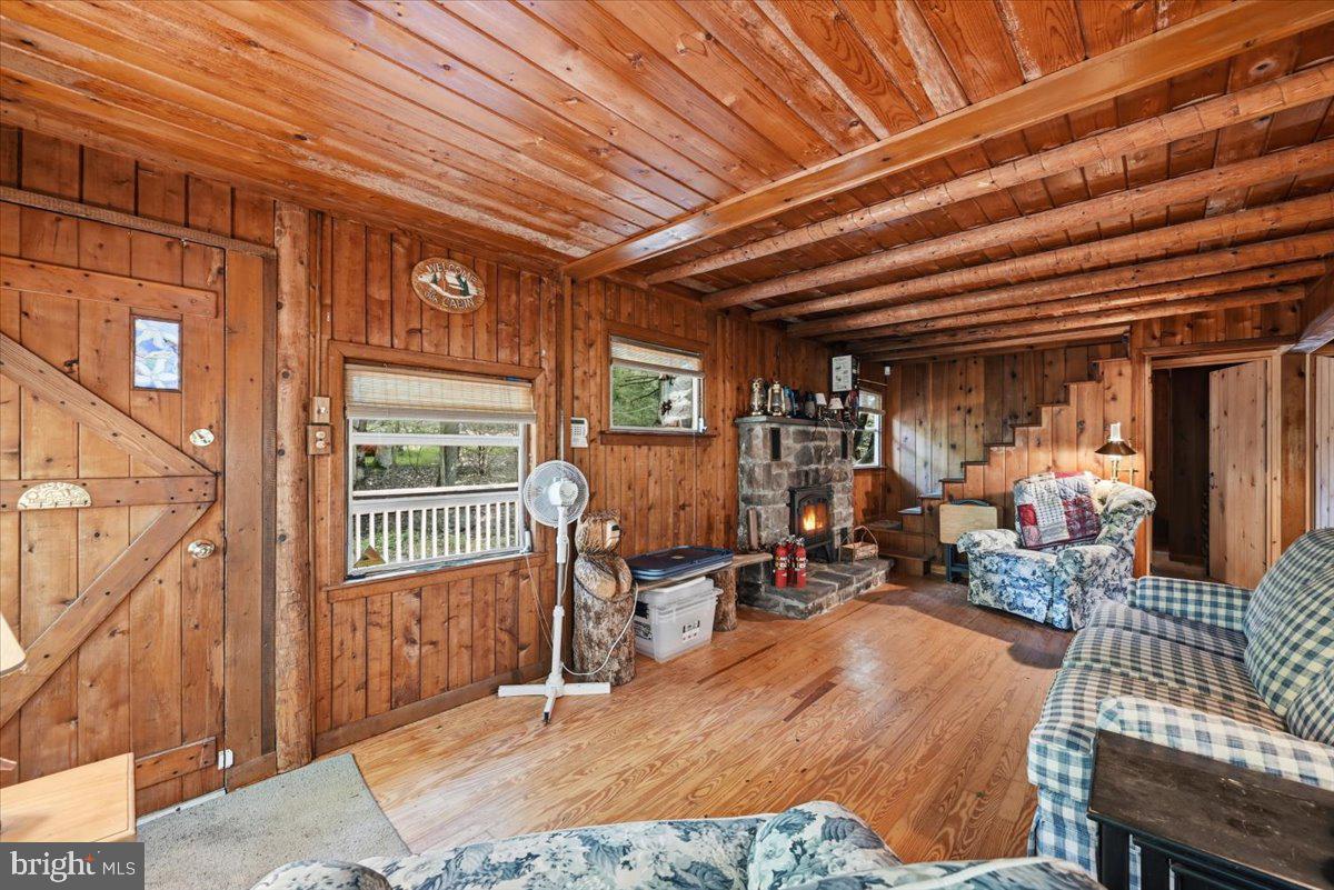 130 Rose Ln Property Photo 22
