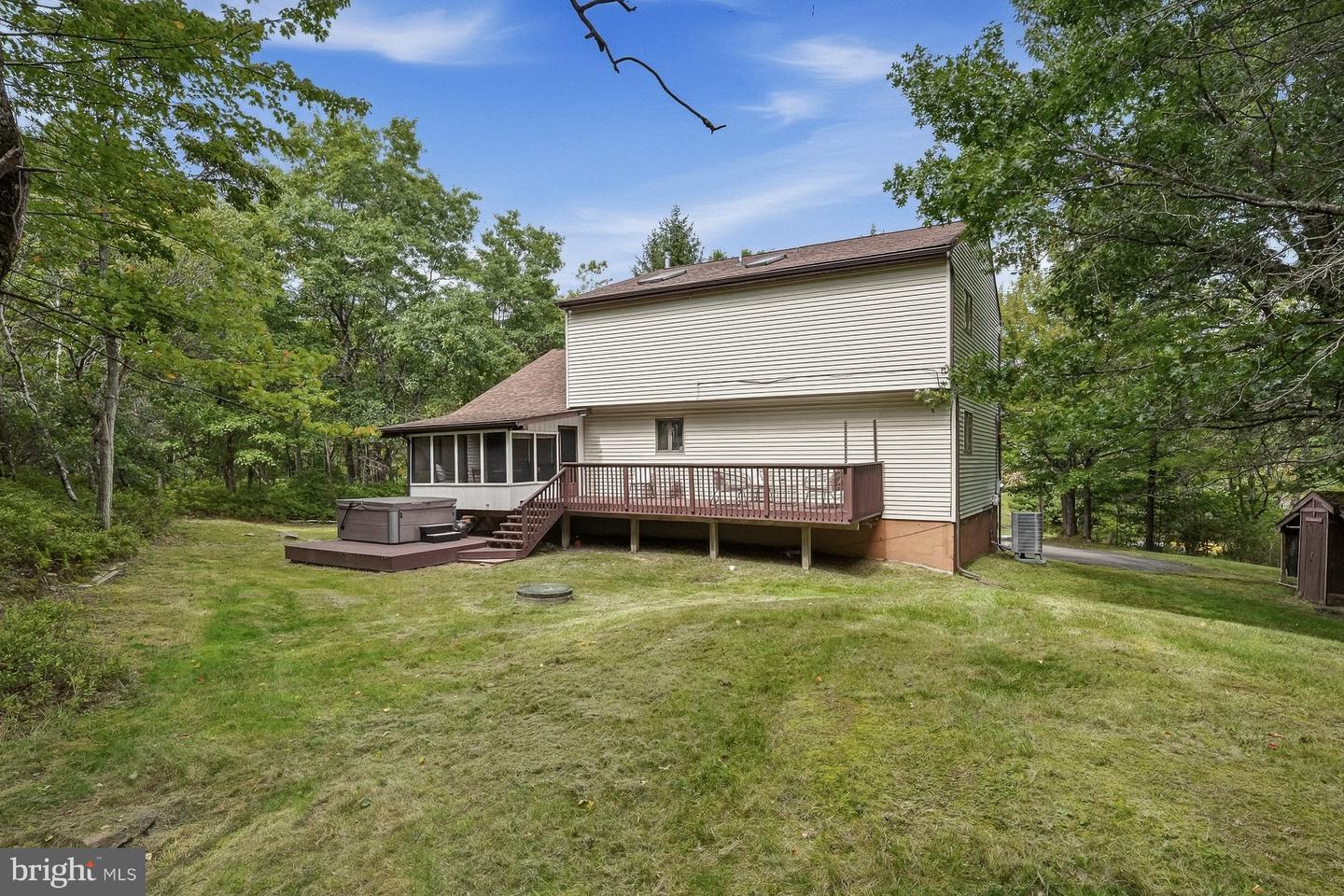 1298 Glade Dr S Property Photo 4