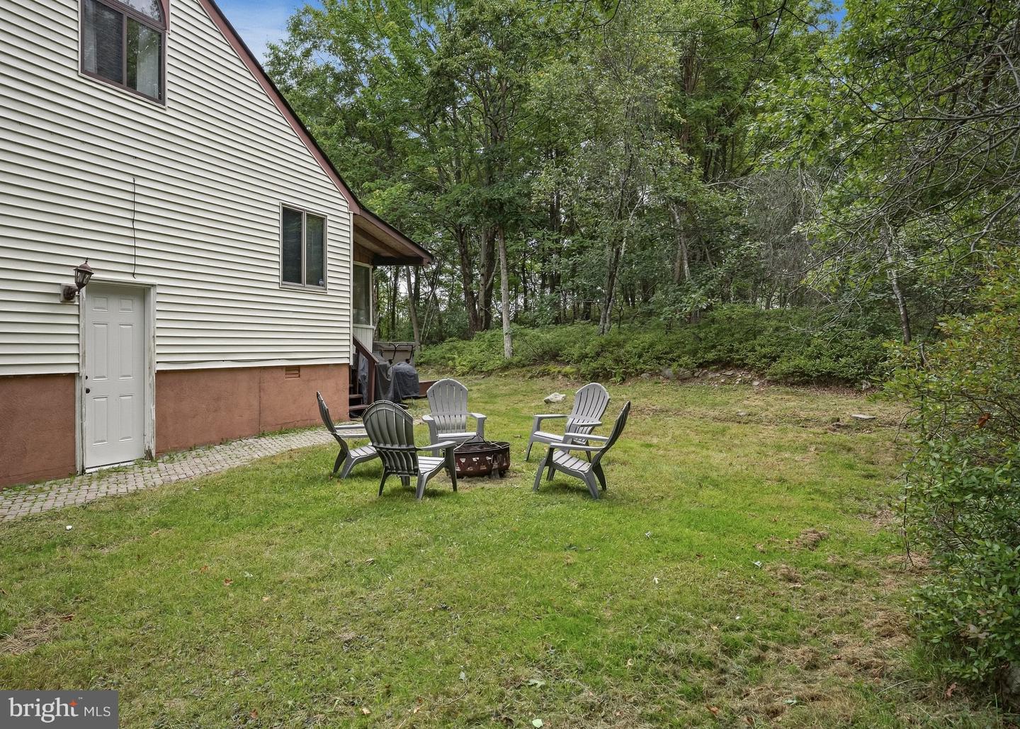 1298 Glade Dr S Property Photo 6