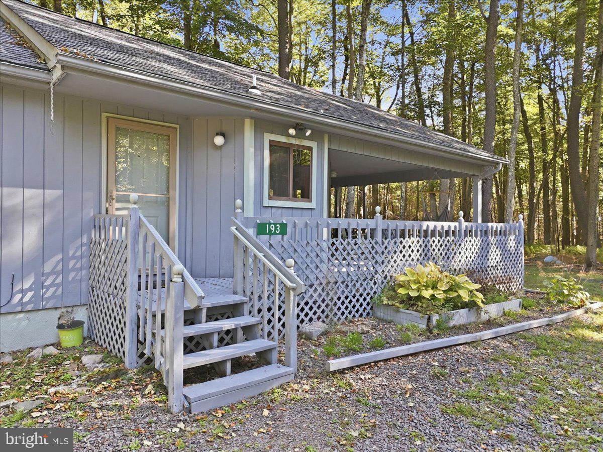 193 Minisink Dr Property Photo 7
