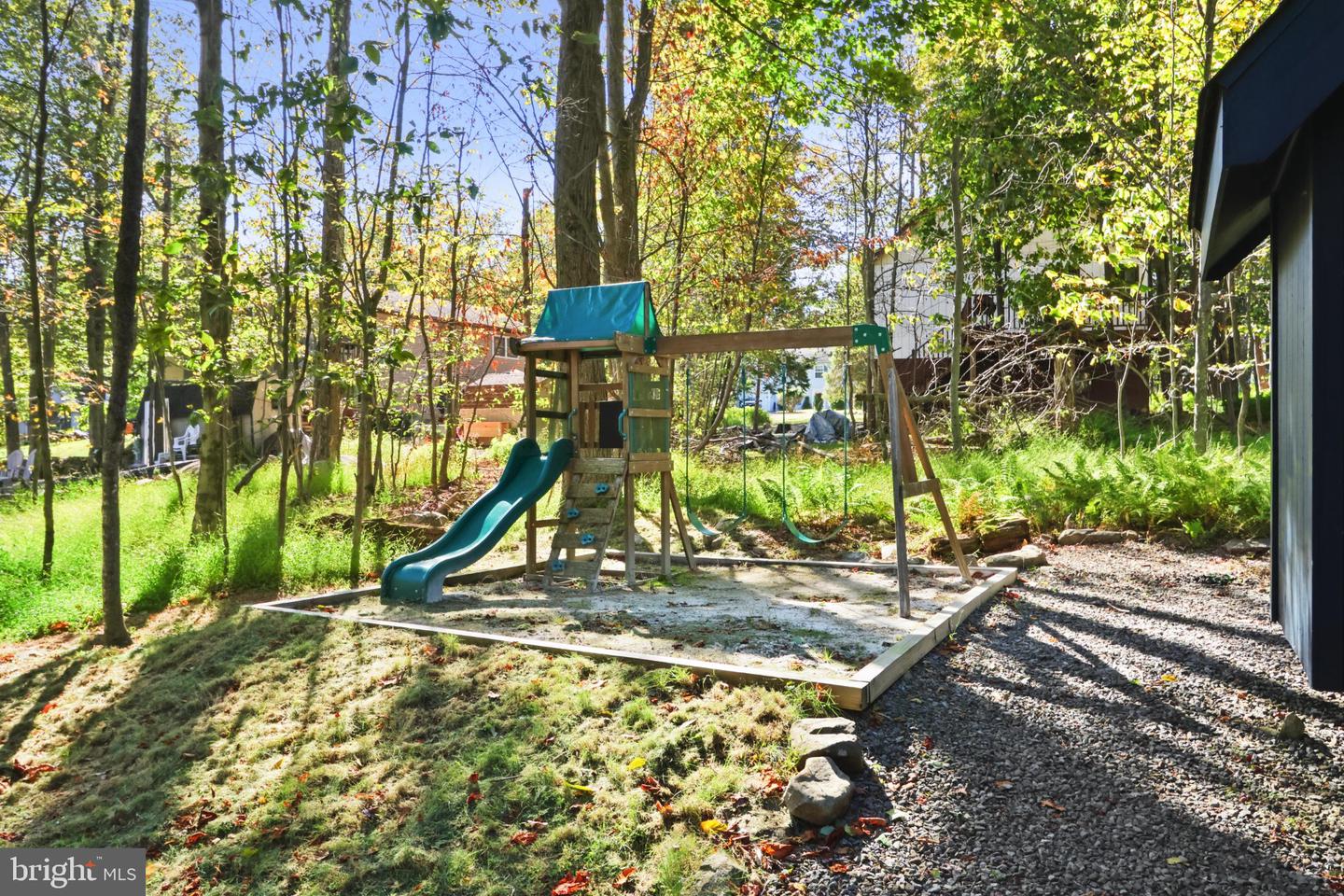 9820 Deerwood Dr Property Photo 2