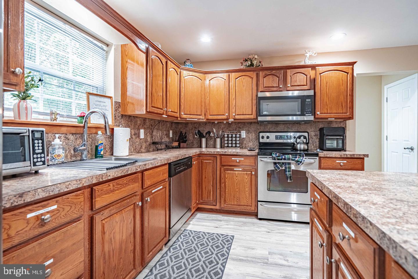 159 Winding Way Property Photo 23