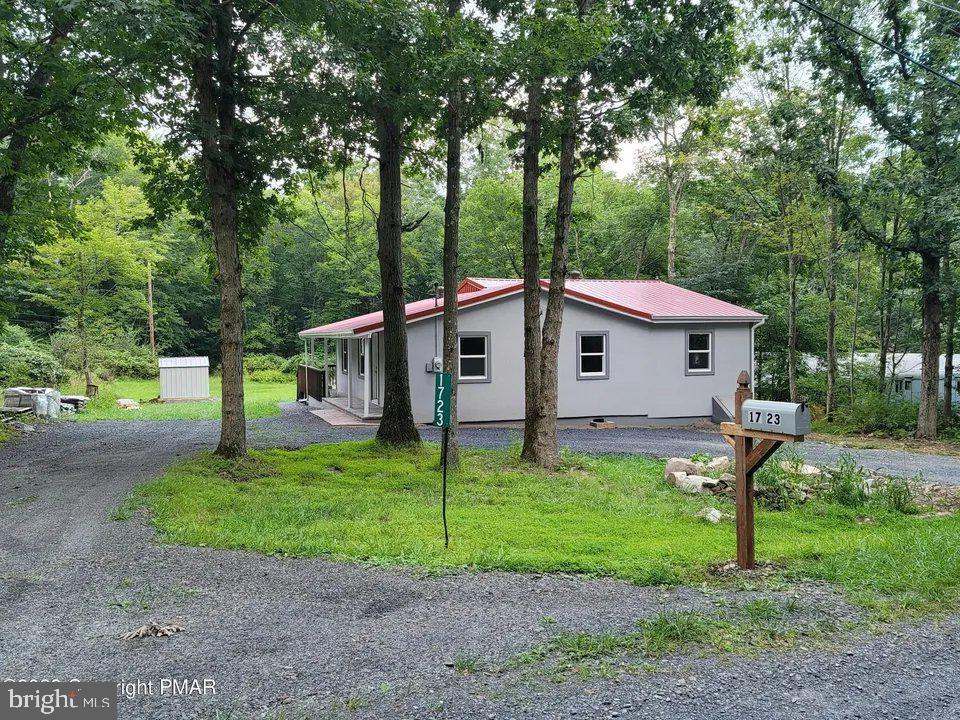 1723 Bluegrass Ln Property Photo 1