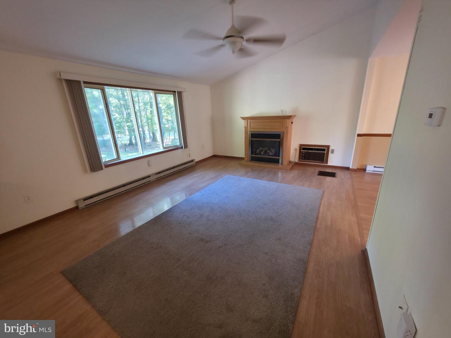 224 Tree Top Ter Property Photo 4