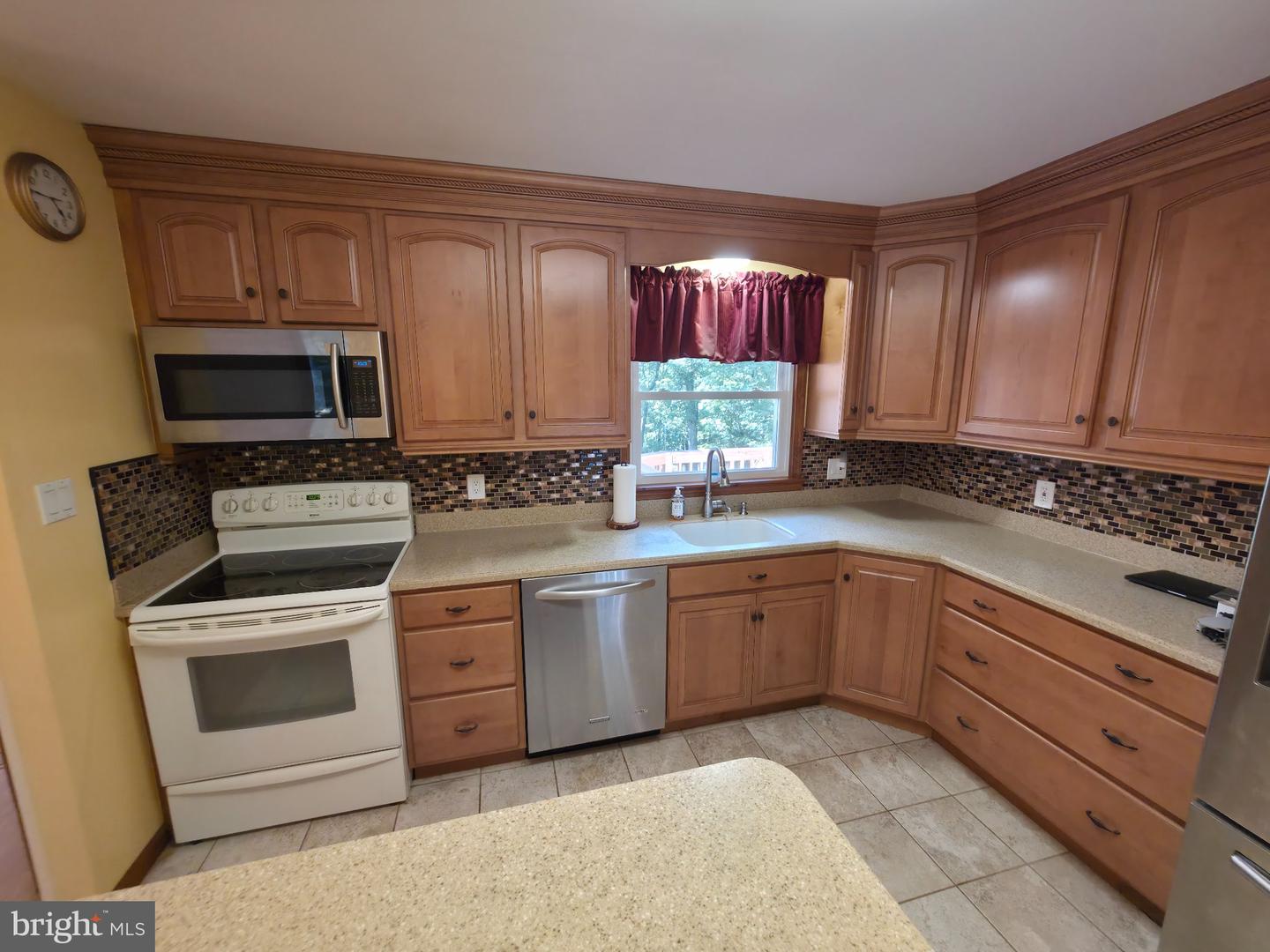 224 Tree Top Ter Property Photo 7