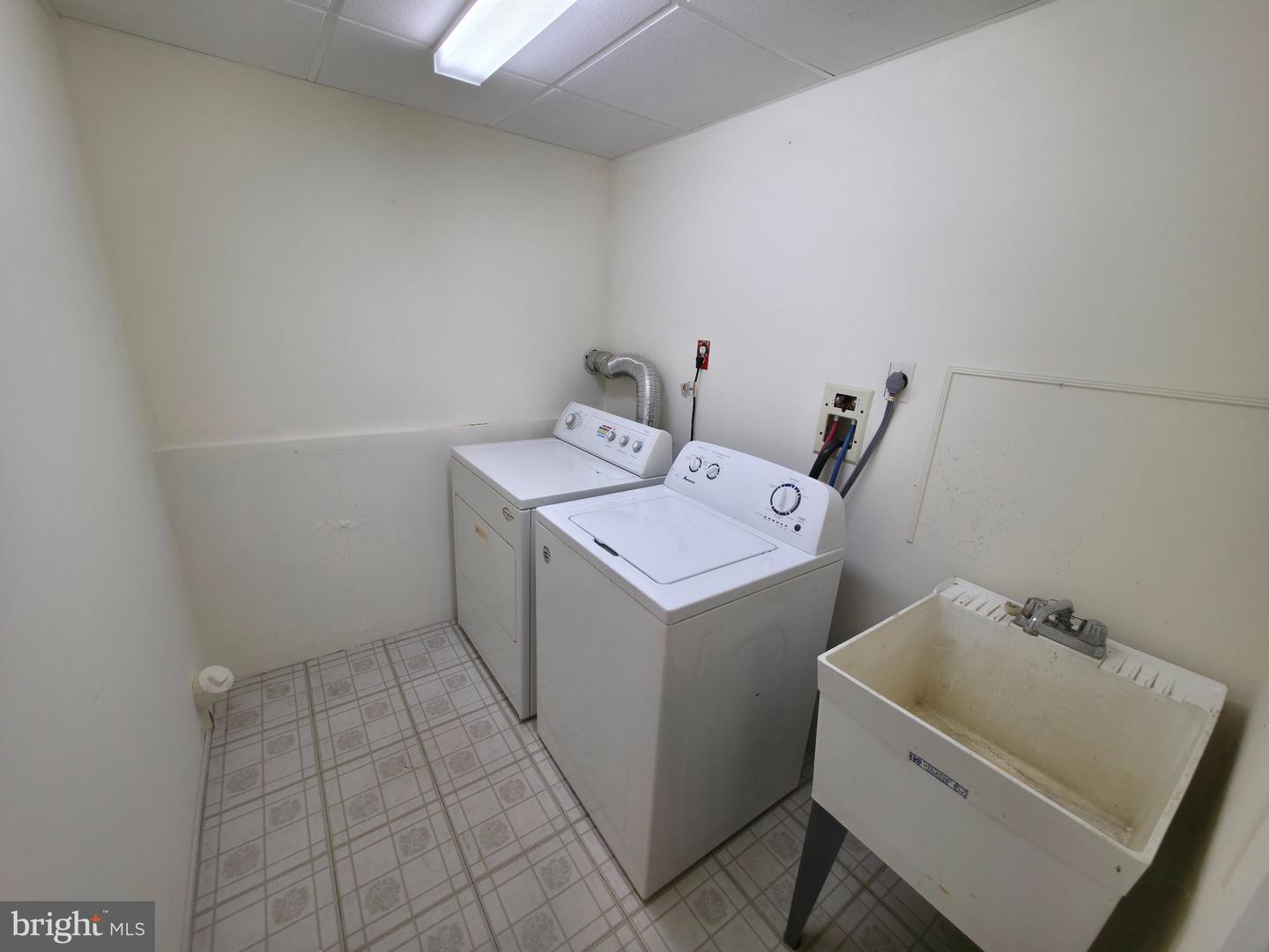 224 Tree Top Ter Property Photo 22