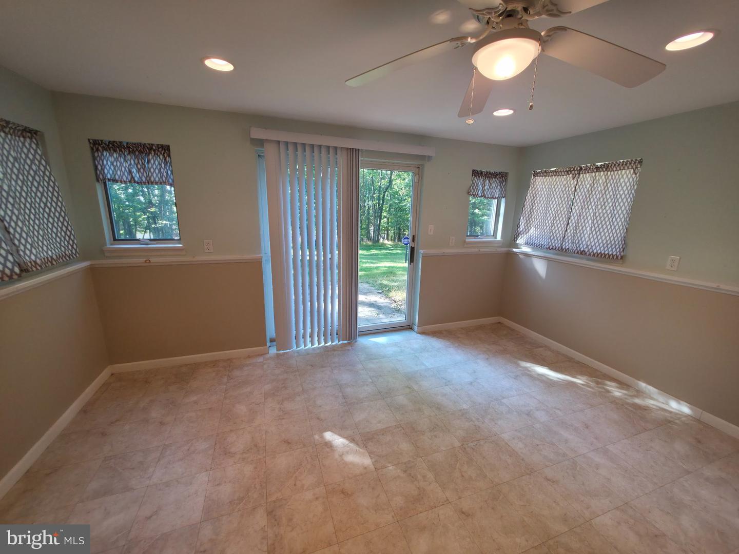 224 Tree Top Ter Property Photo 30