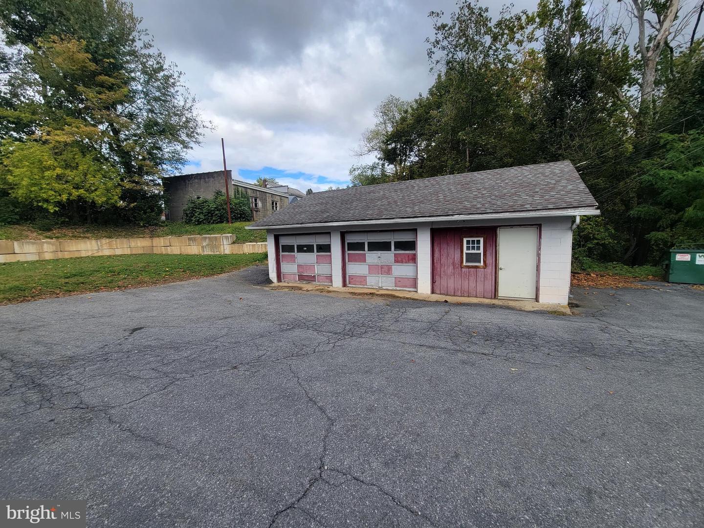 6618 Delaware Property Photo 8