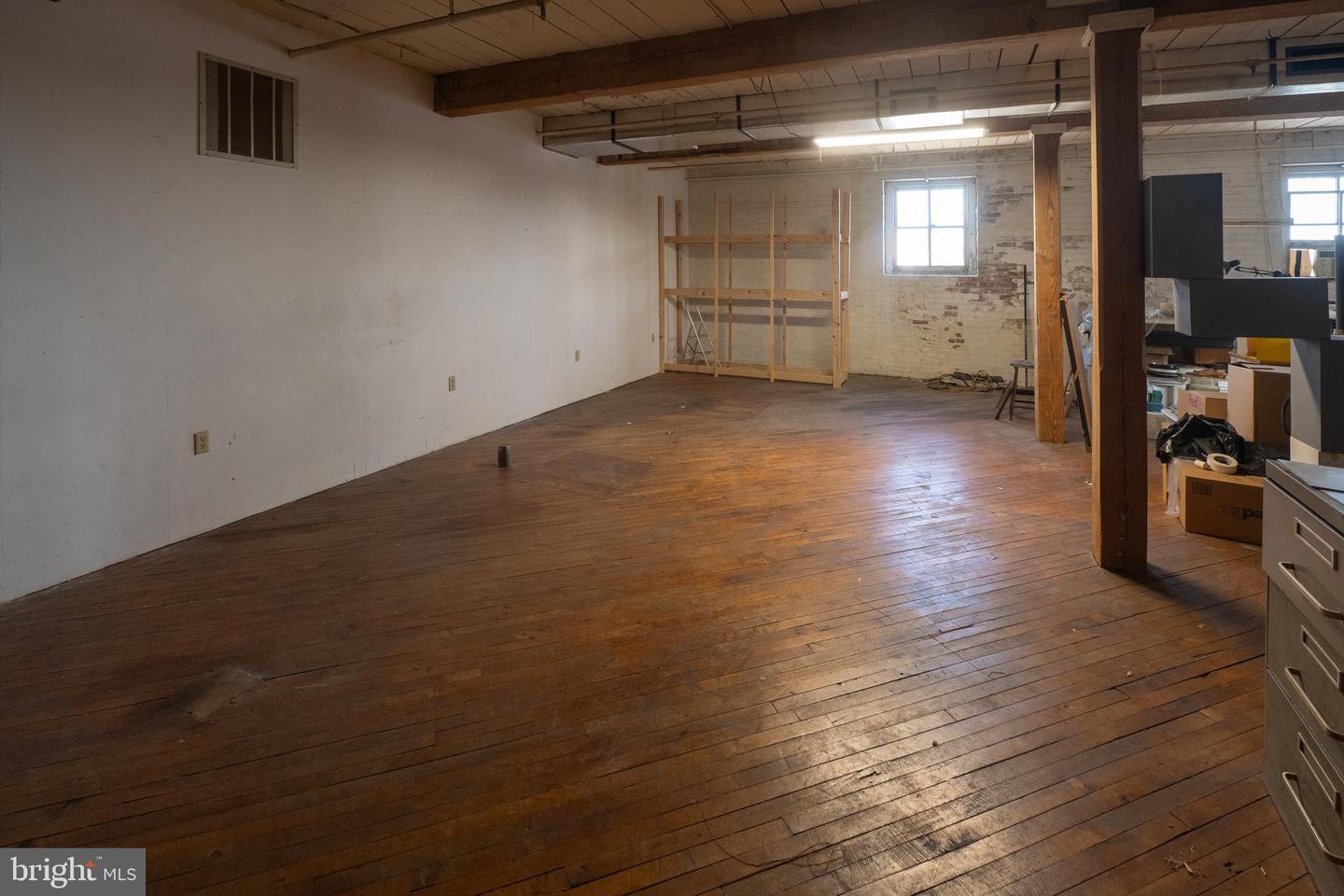 230 Ferry St Property Photo 36