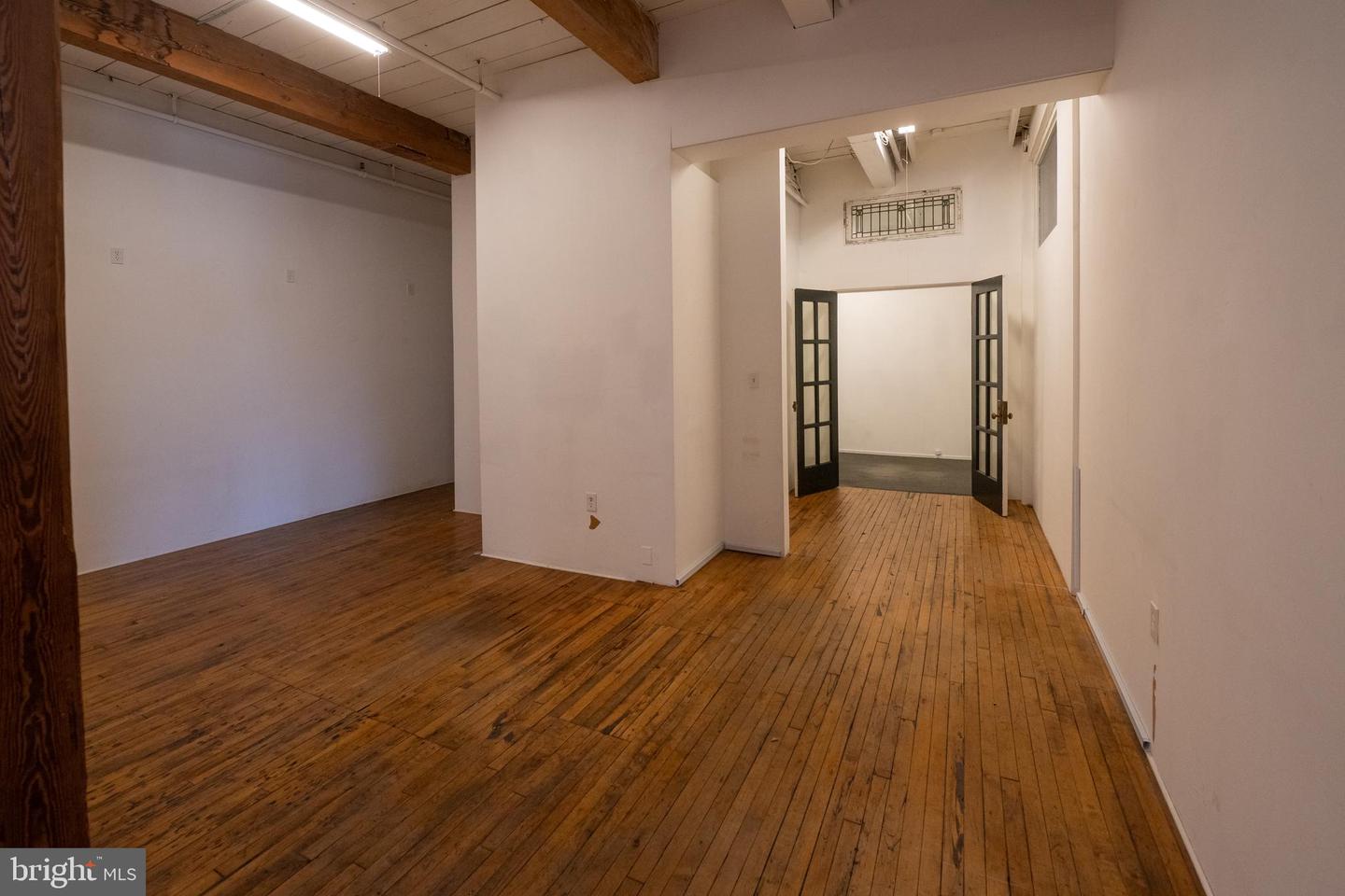 230 Ferry St Property Photo 39