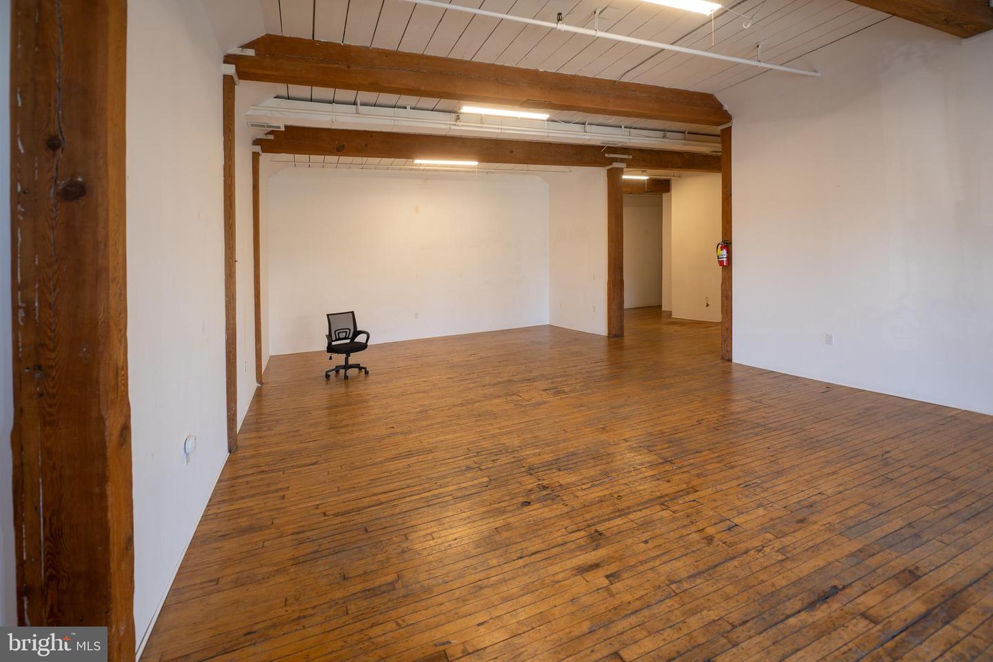 230 Ferry St Property Photo 41