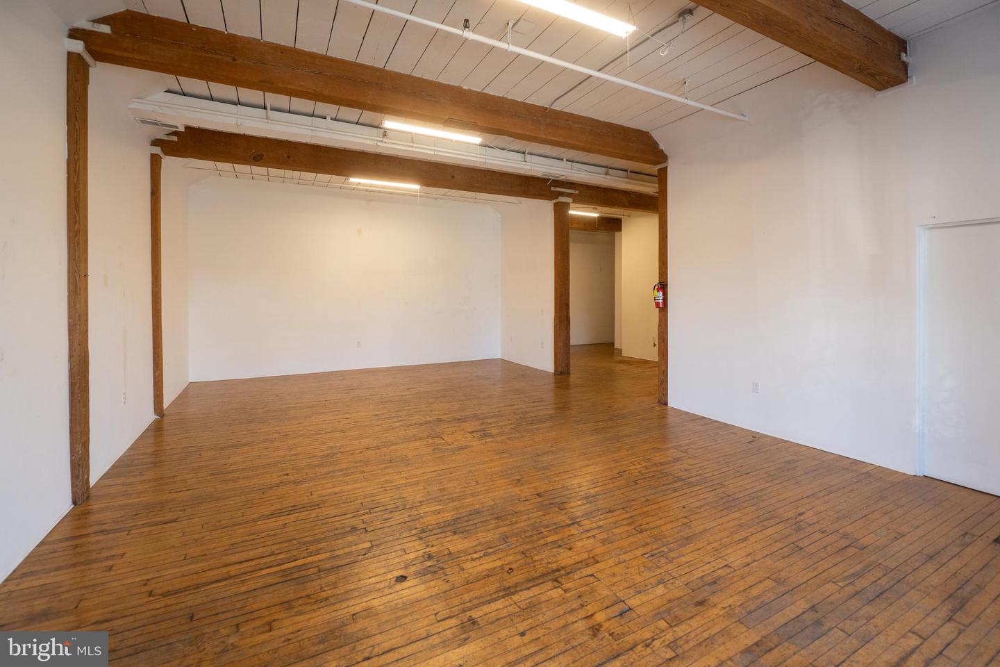 230 Ferry St Property Photo 44