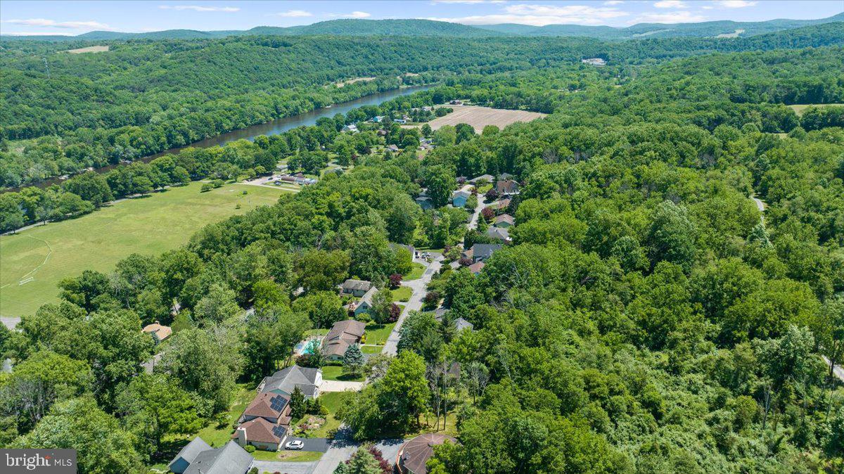 37 Lenape Trl Property Photo 5