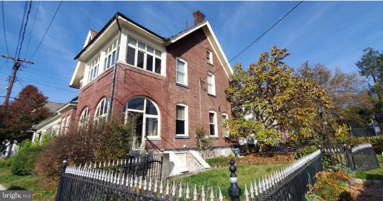137 S 2nd St Property Photo