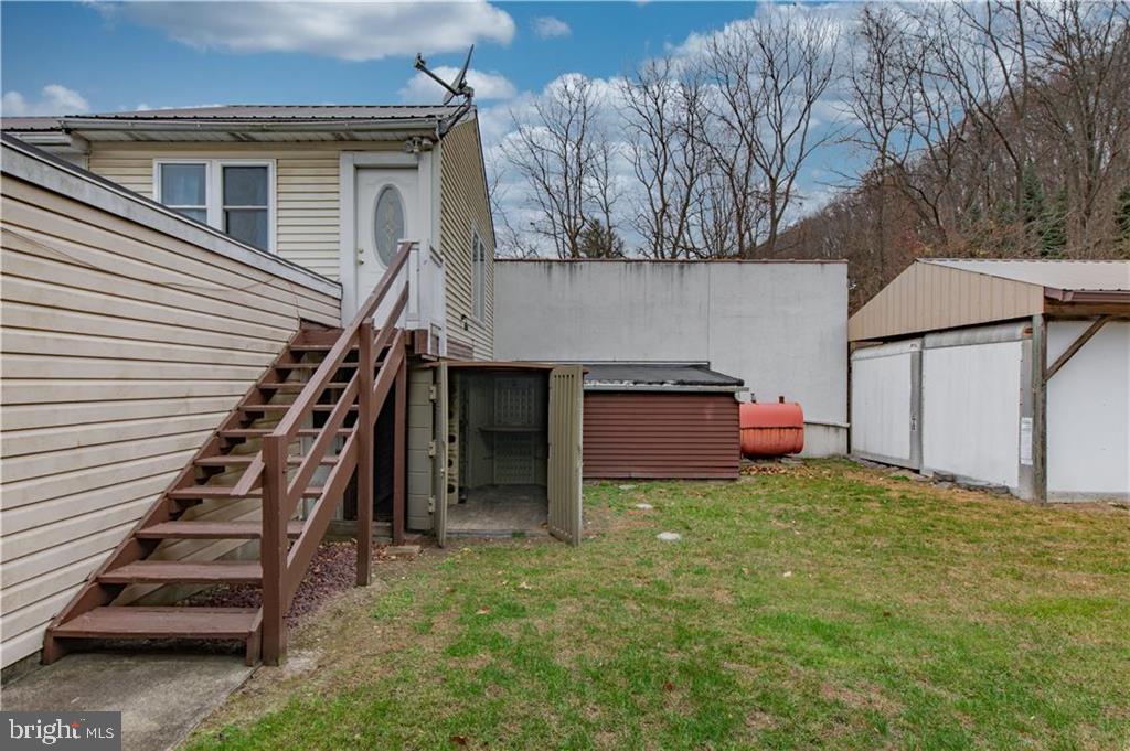 272 Riverview Dr Property Photo 32