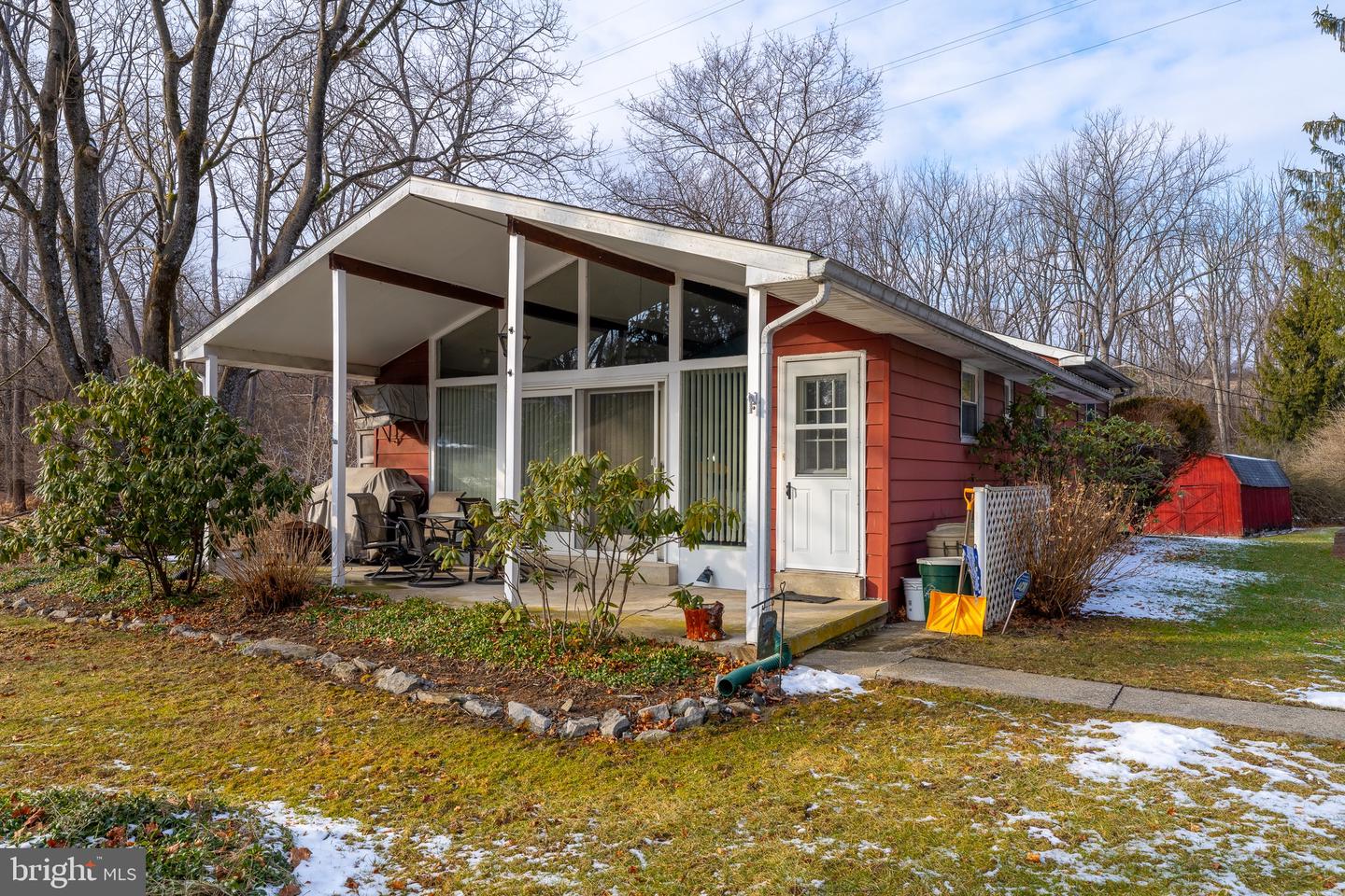 5067 Hillside Rd Property Photo