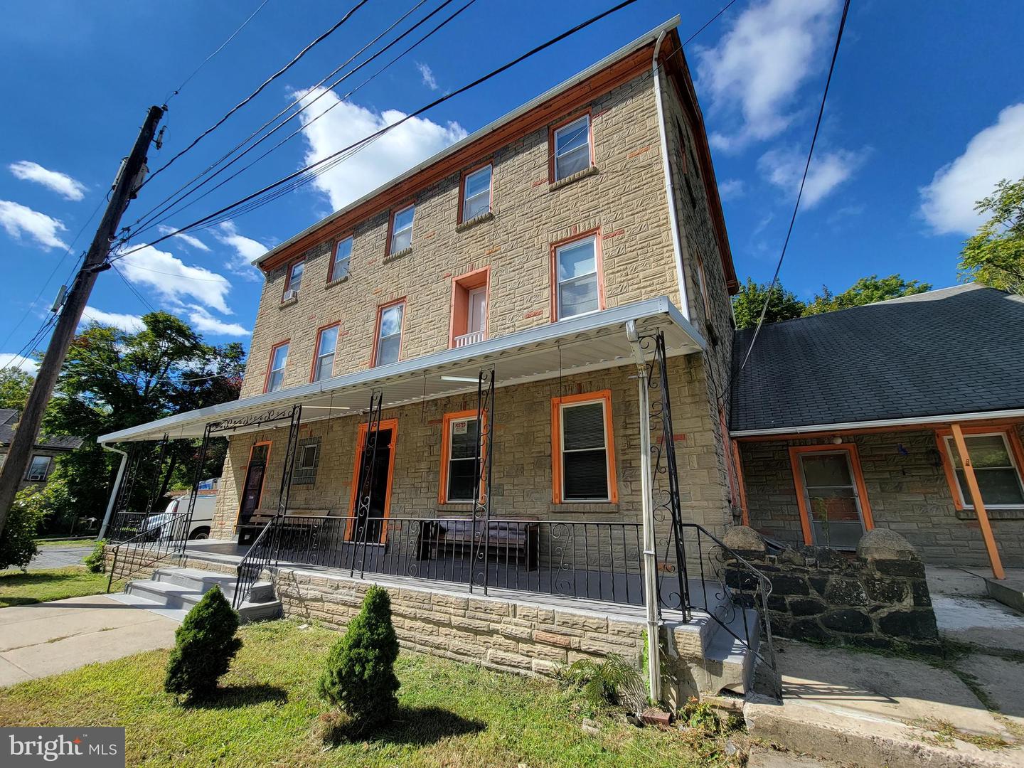 30 Main St Property Photo