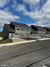 667 Sipos Dr Property Photo