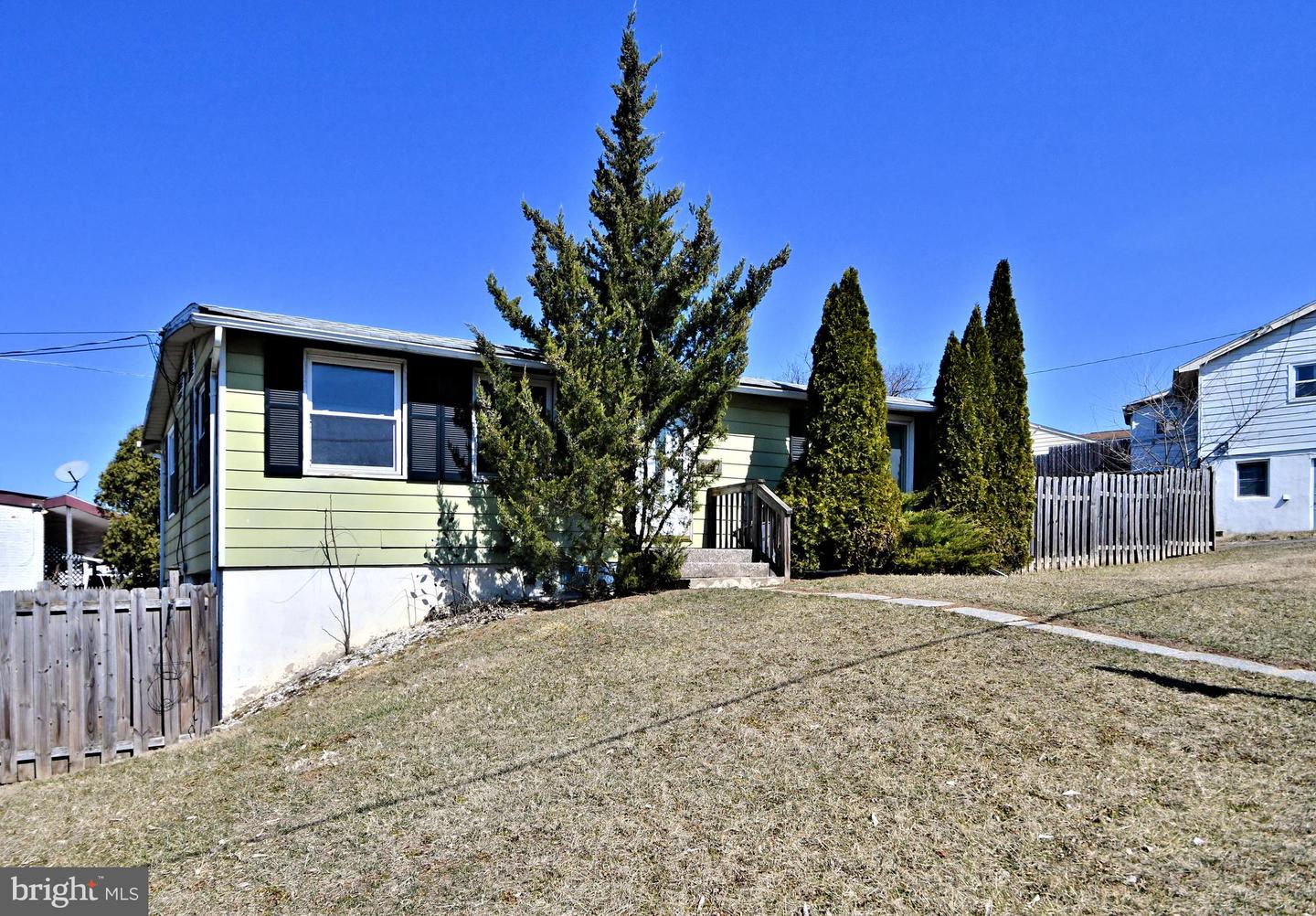 2497 Lincoln Ave Property Photo