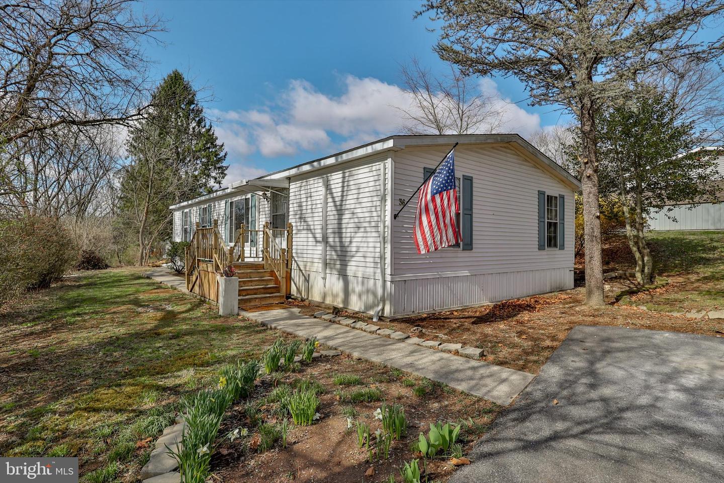 36 HICKORY HILLS DR