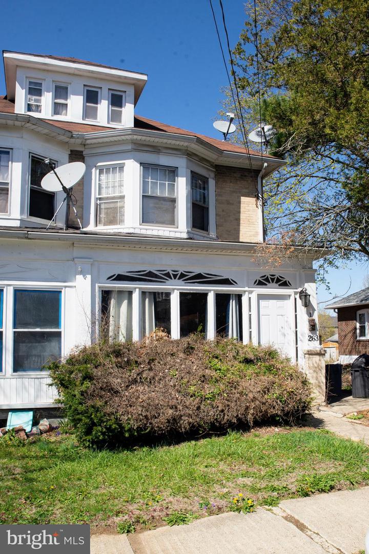 263 W Lincoln St Property Photo 1