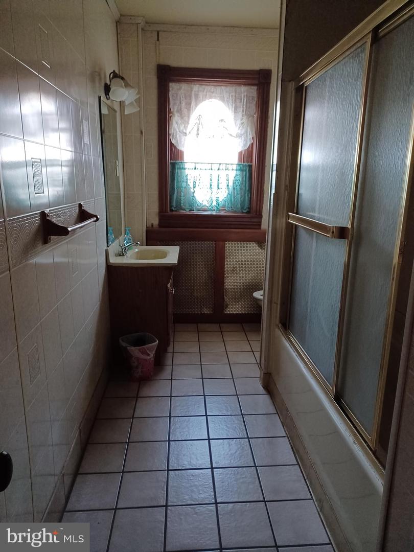 120 Arch St Property Photo 8