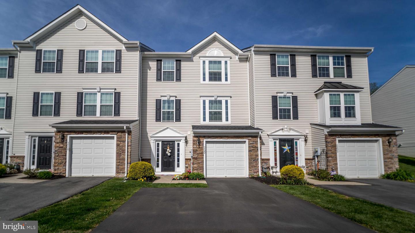 3522 Penfield Way Property Photo 1