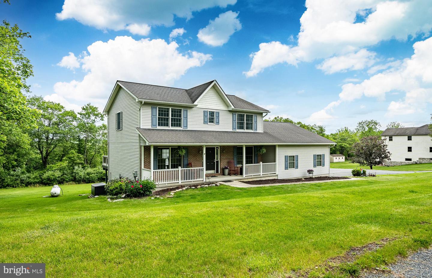 174 GREENTREE DR