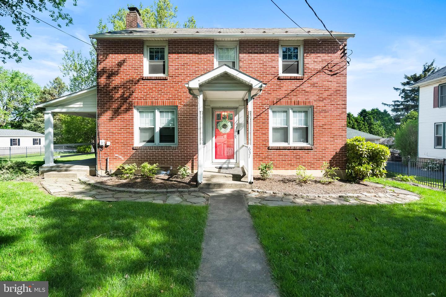 631 Main St Property Photo 1