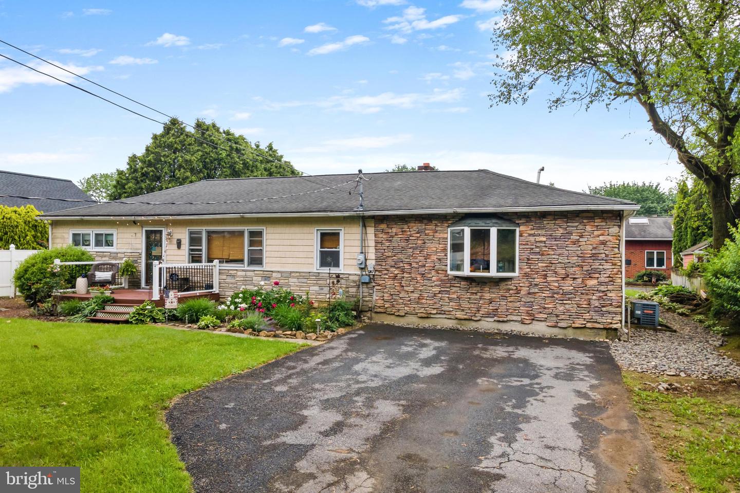 4203 William Penn Hwy Property Photo 1
