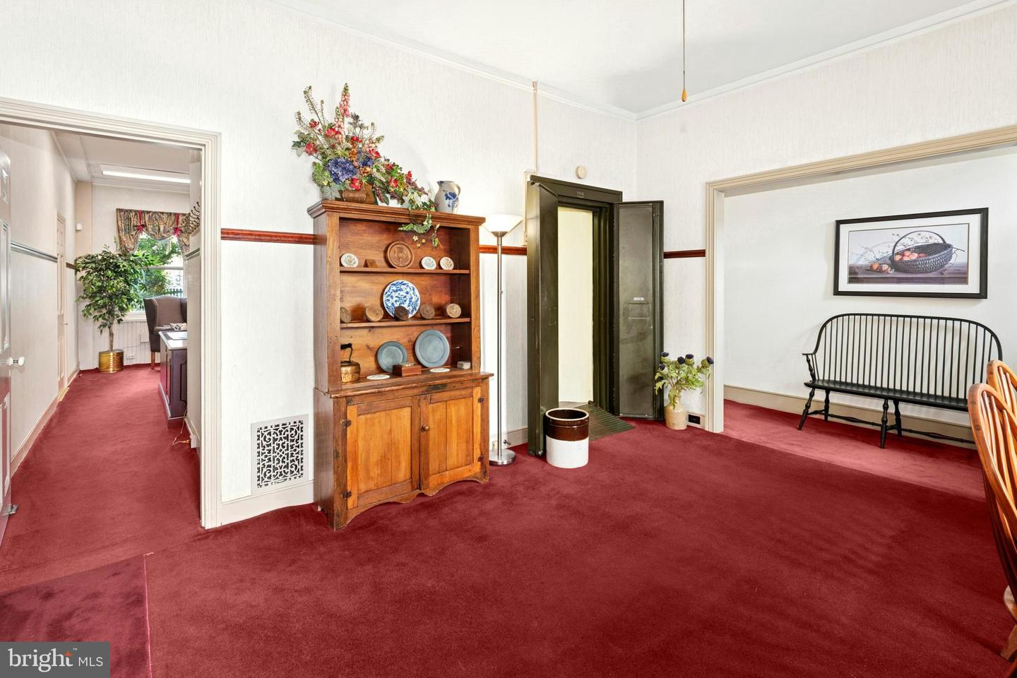 72-72-74 W Market St Property Photo 6