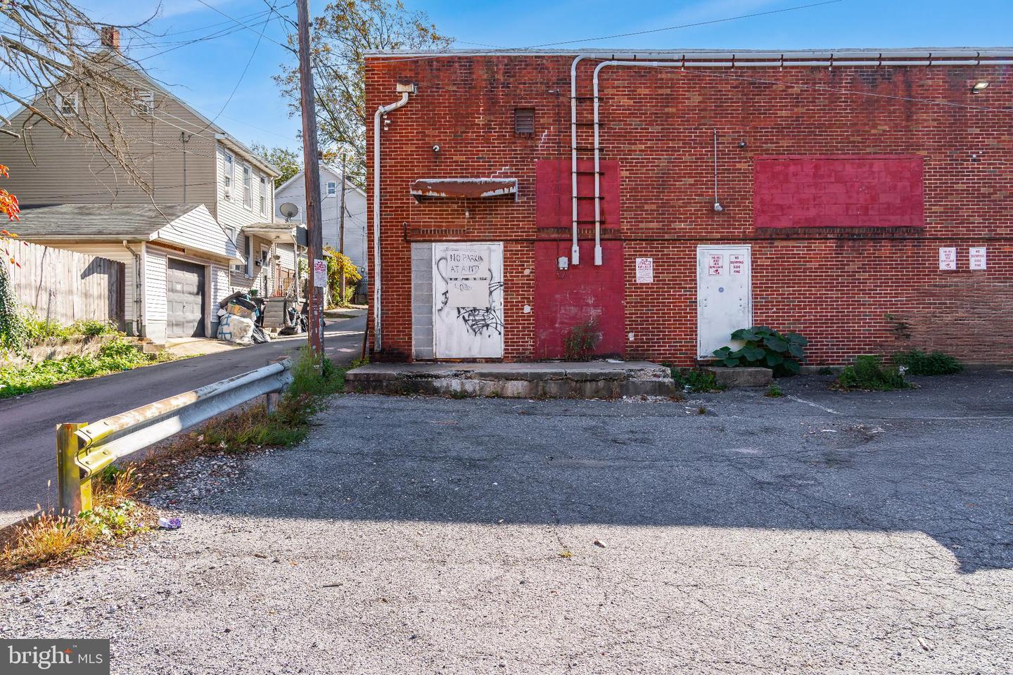 509 Wyandotte St Property Photo 9
