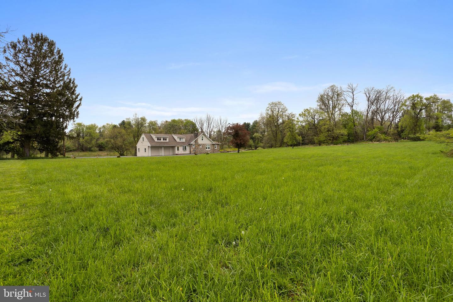 1790 Friedensville Rd Property Photo 2