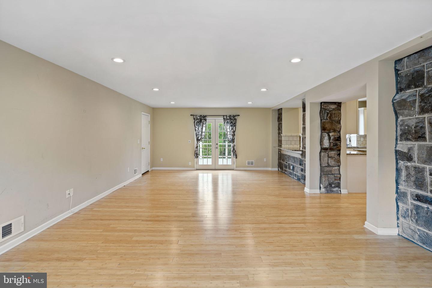 1790 Friedensville Rd Property Photo 9