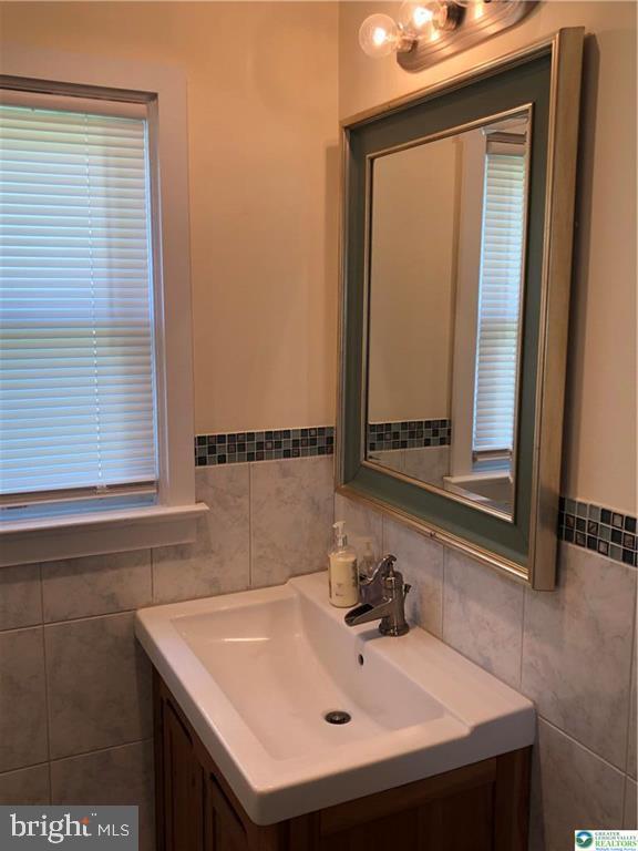 1931 Meadows Rd Property Photo 10