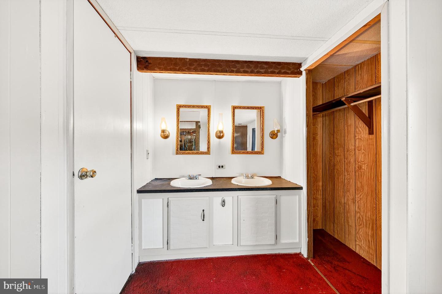 8220 Airport Rd #4 Property Photo 17