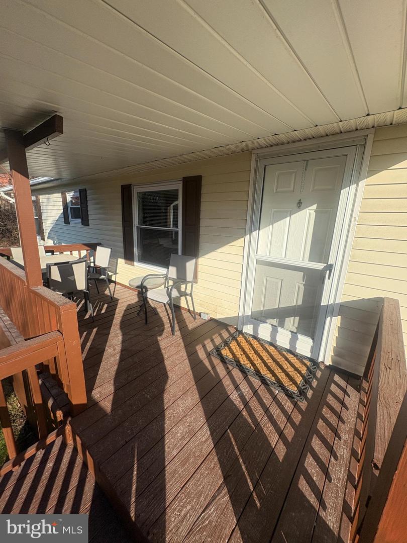 110 Greenbriar Dr N Property Photo 1