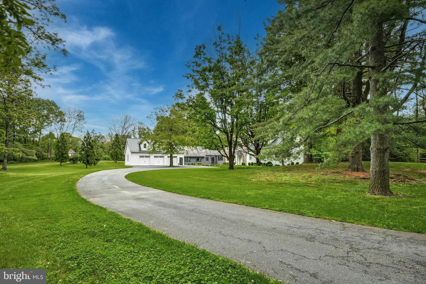 1803 Apple Tree Ln E Property Photo 43