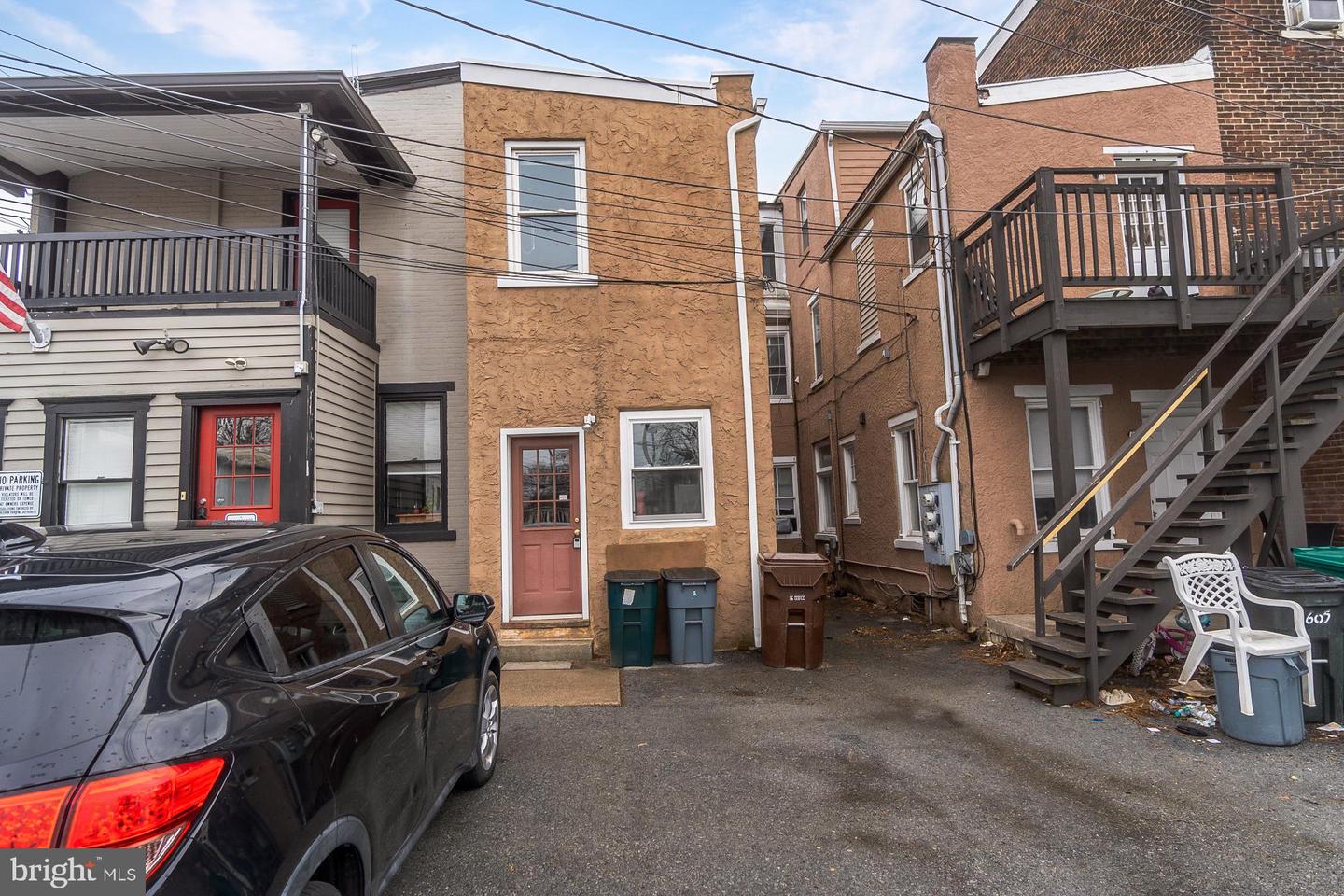 115 E Broad St Property Photo 5