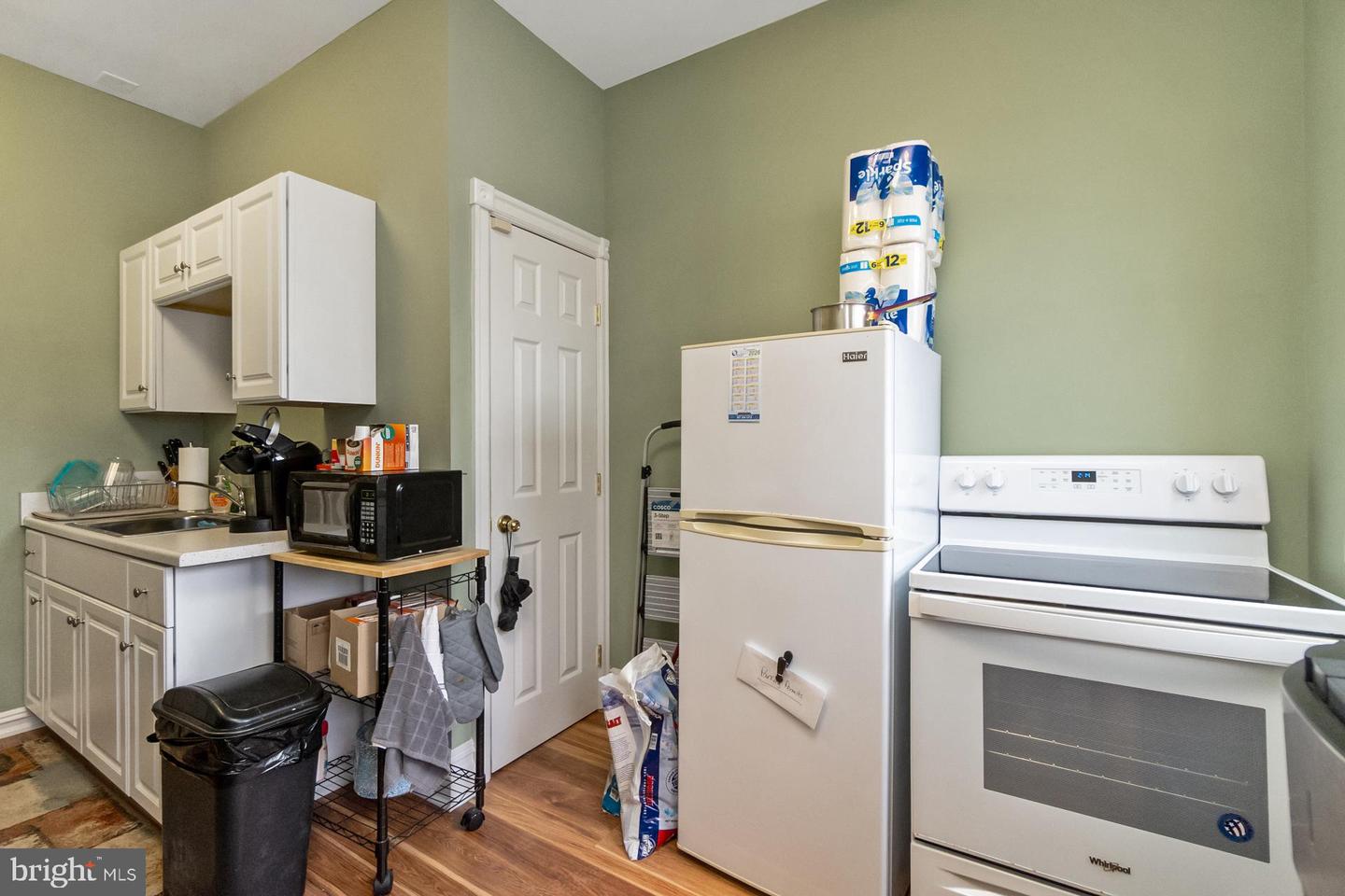 115 E Broad St Property Photo 13