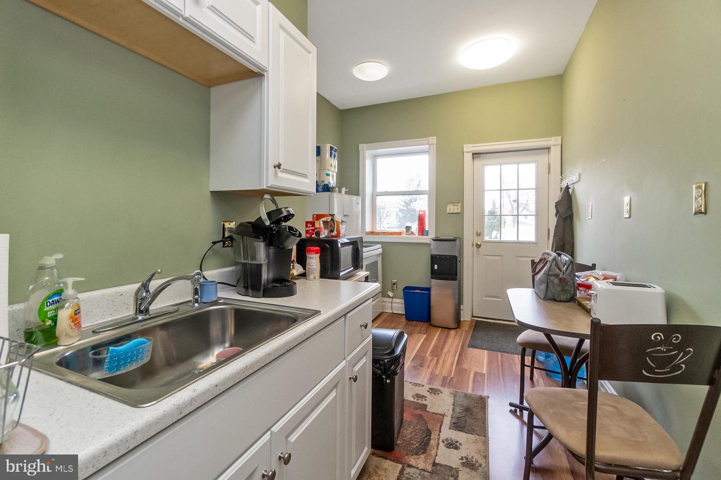 115 E Broad St Property Photo 14
