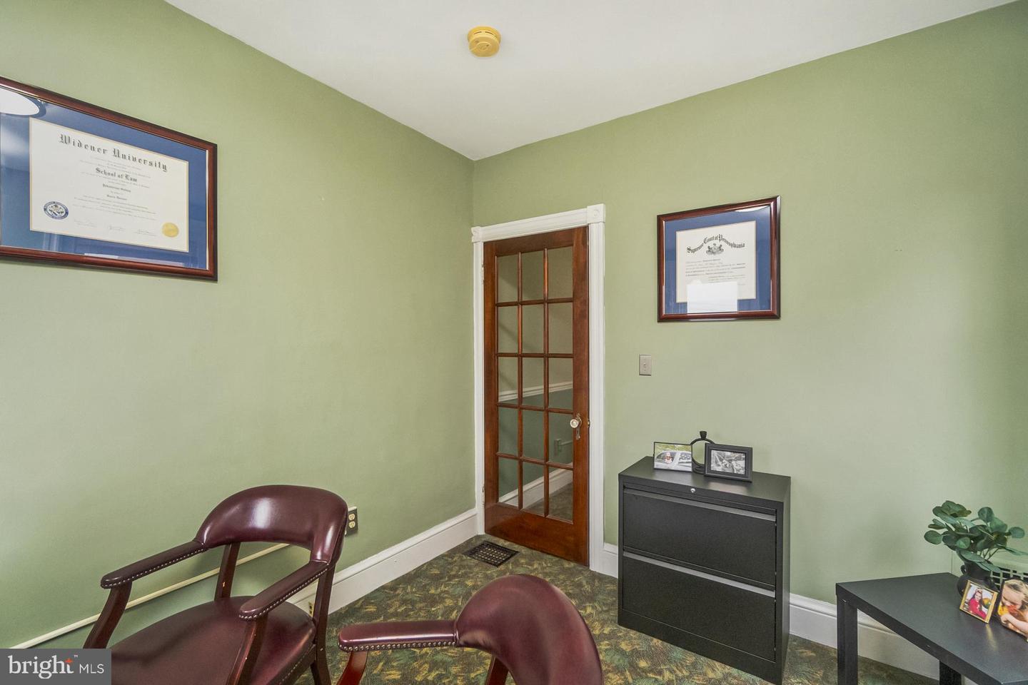 115 E Broad St Property Photo 18
