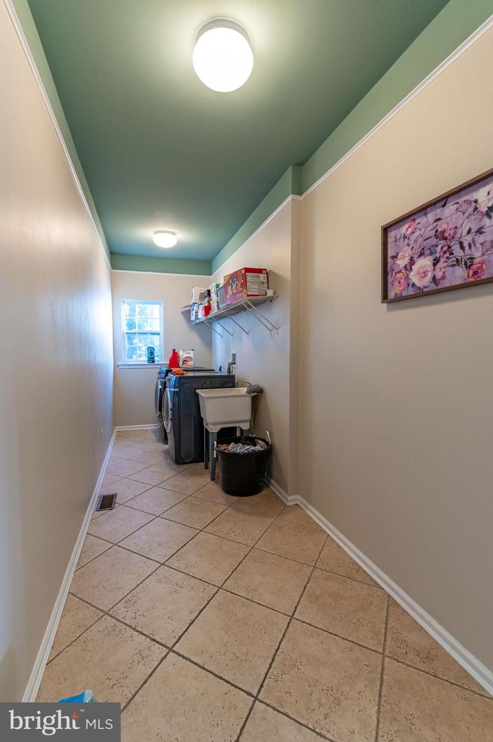 7 Lower Way Rd Property Photo 28